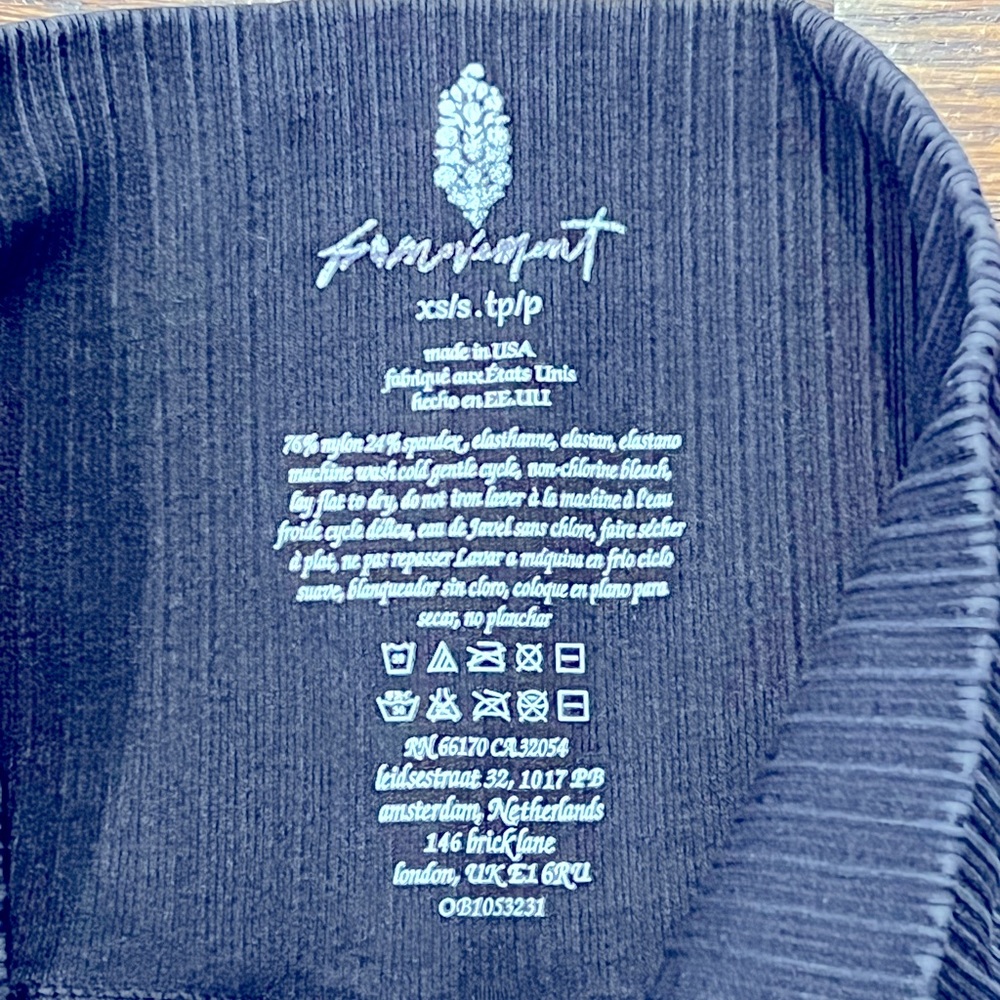 NWT Free People Good Karma Leggings - Washed Black - Picture 7 of 9